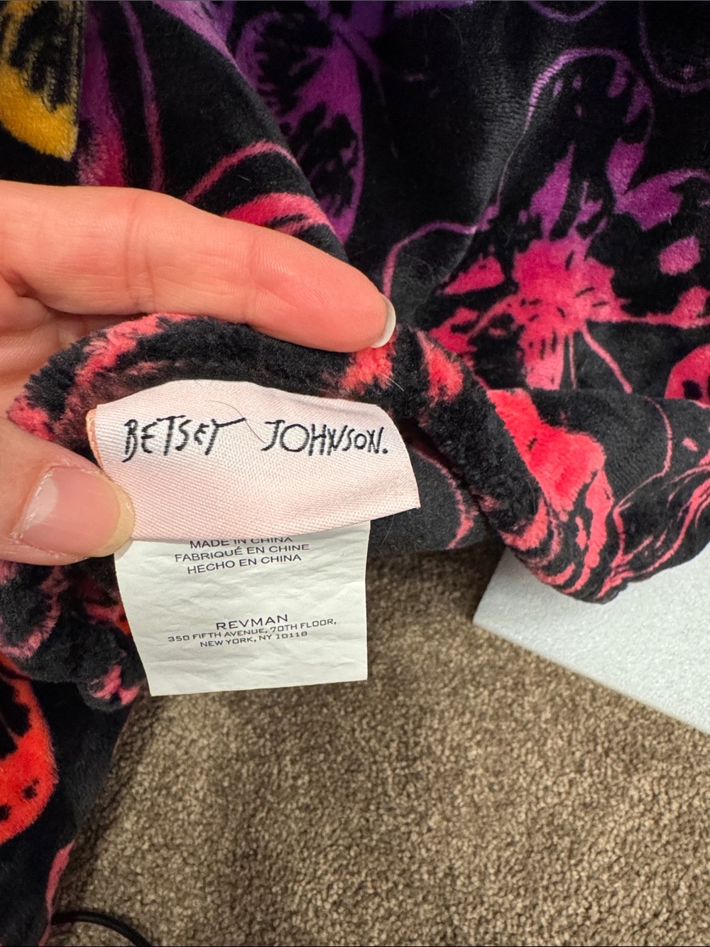 Betsey Johnson butterfly fleece throw blanket 60” x 70” NWOT - Picture 4 of 4